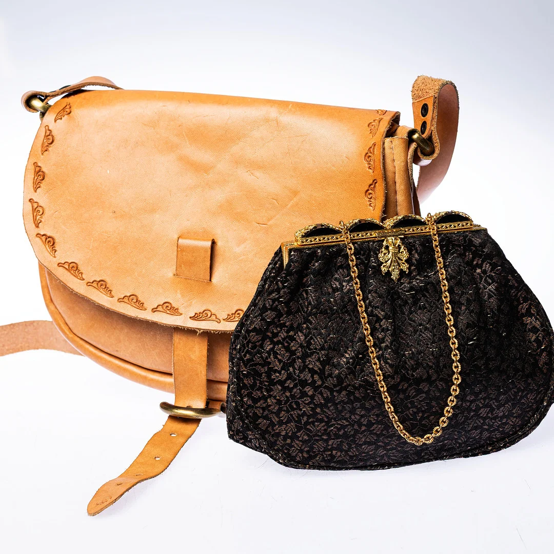 VÄSKOR, 2st bl.a aftonväska. — Vintage & Designer Fashion — Handelslagret Auktionsservice