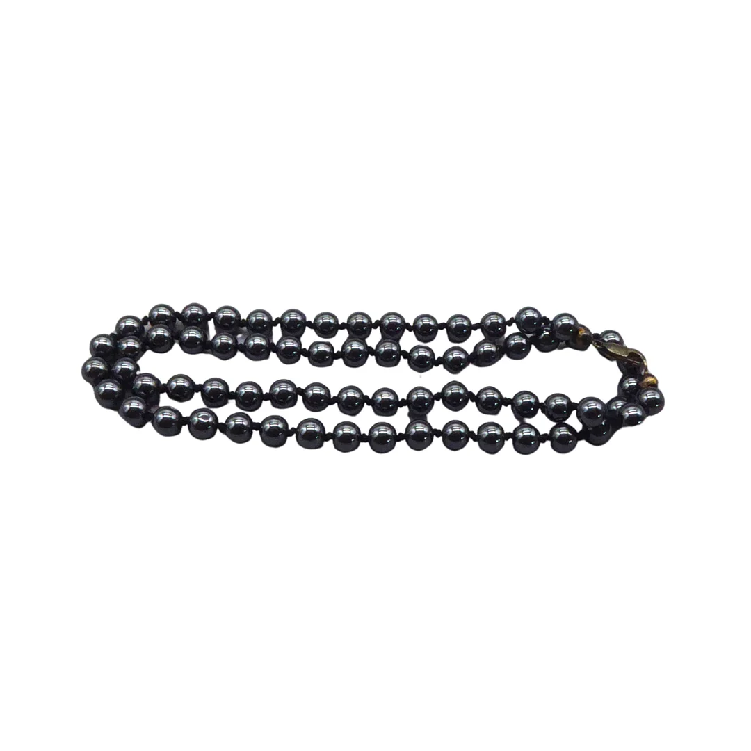 HÄMATIT PERLENKETTE MIT EINEM VERSCHLUSS AUS 925ER SILBER. — Necklace — Auktionshaus Stuber's Hammerschlag
