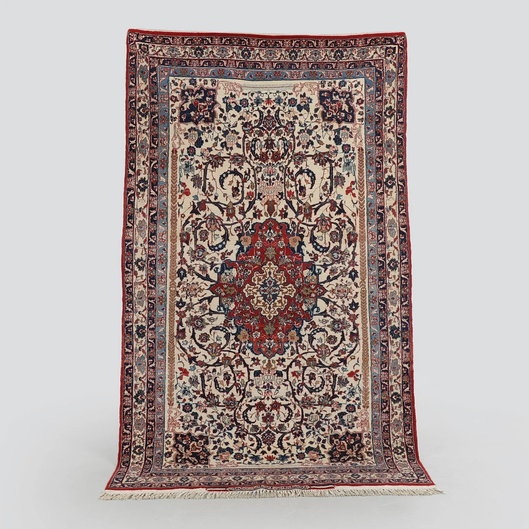 Signeret persisk Isfahan (Hossain) Seirafian tæppe, uld på silke, 177 x 102 cm. — Persian Carpets & Textiles — Bidstrup Auktioner