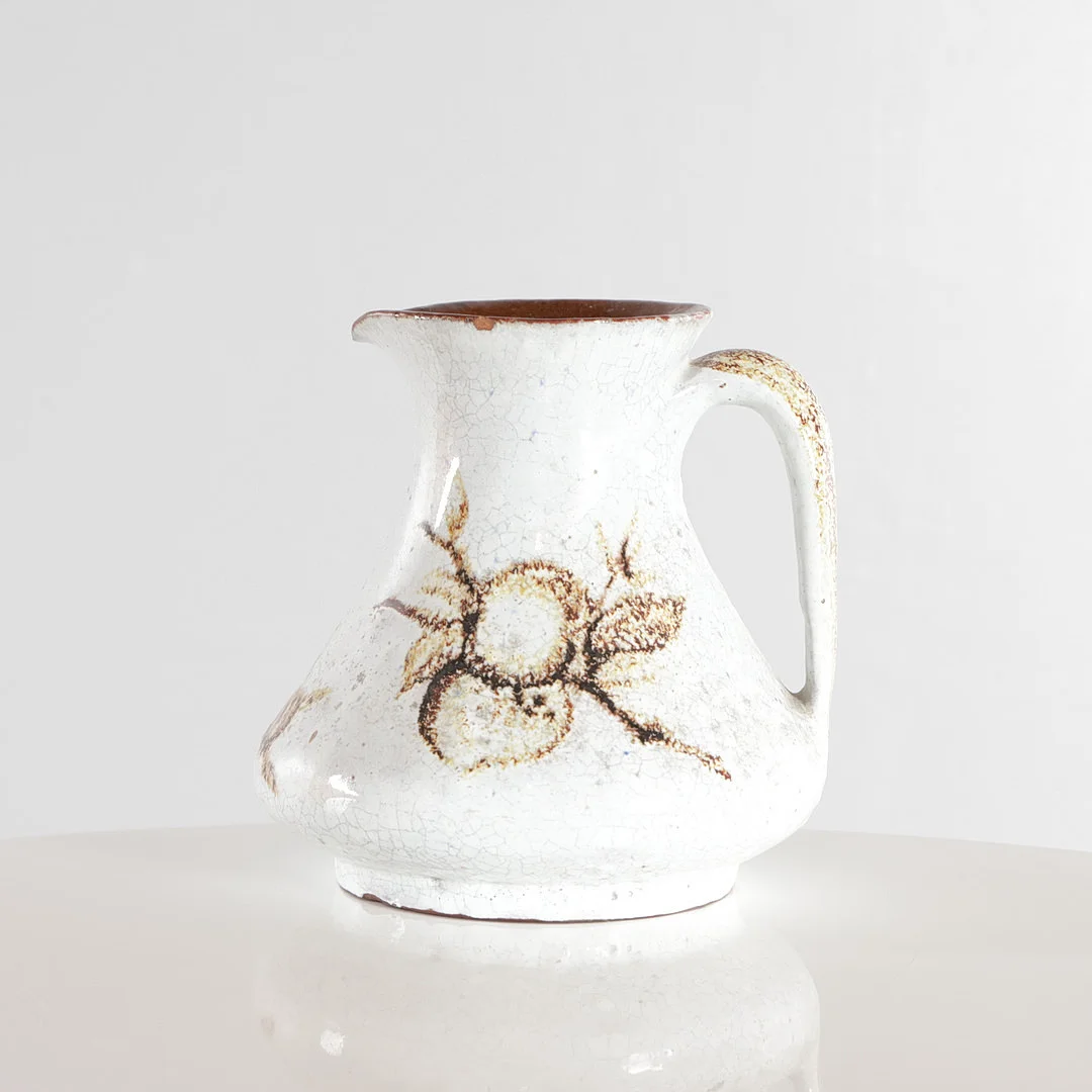 LISBETH MUNCH-PETERSEN (F. 1909, D. 1997). Kande af glaseret lertøj, eget værksted, signeret monogram. Bornholm. Unika. Danmark. — Ceramics & Porcelain — Woxholt Auktionshus