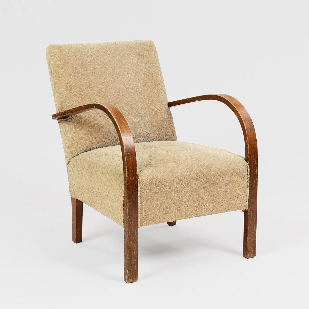 DANSK DESIGN: Lænestol af mørkbejdset bøgetræ og grågrønt stofbetræk, dansk møbelproducent, 1930/40'erne. — Armchairs & Chairs — Palsgaard Kunstauktioner