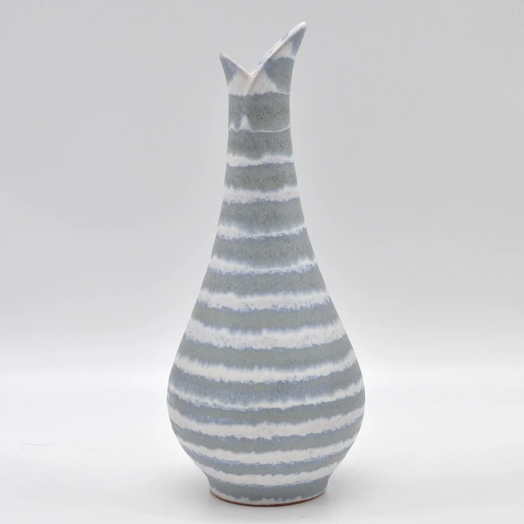 CARSTENS TÖNNIESHOF. BAUCHVASE, KERAMIK, GRAU-WEISS, NR. 47225, DEUTSCHLAND, 1960ER JAHRE. — European — Kunst- und Auktionshaus Kleinhenz