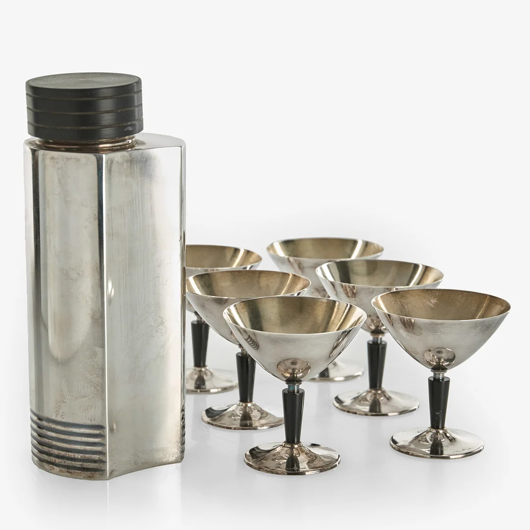FOLKE AHRSTRÖM. Cocktailset, 7 dlr,. Guldsmedskatiebolaget (GAB), 1930-tal. Funkis. — Silver plated — Crafoord Auktioner Stockholm