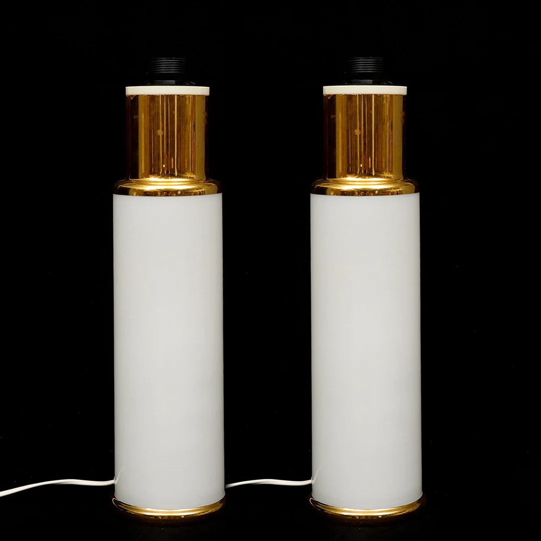 UNO & ÖSTEN KRISTIANSSON. BORDSLAMPOR, ett par, Luxus, Vittsjö. — Table Lamps — Crafoord Auktioner Malmö
