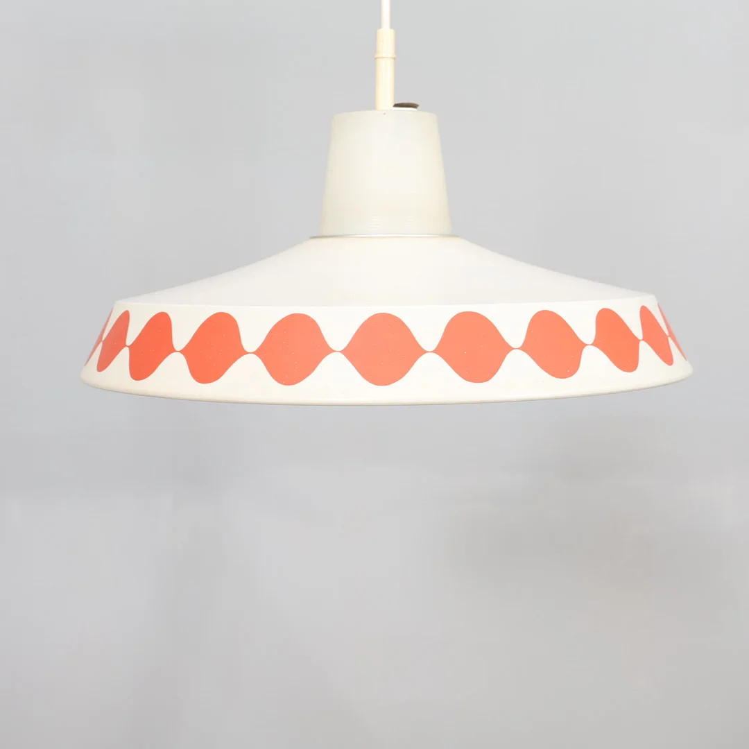 TAKLAMPA plast 1960/70-tal. — Ceiling lights — Höörs Auktionshall