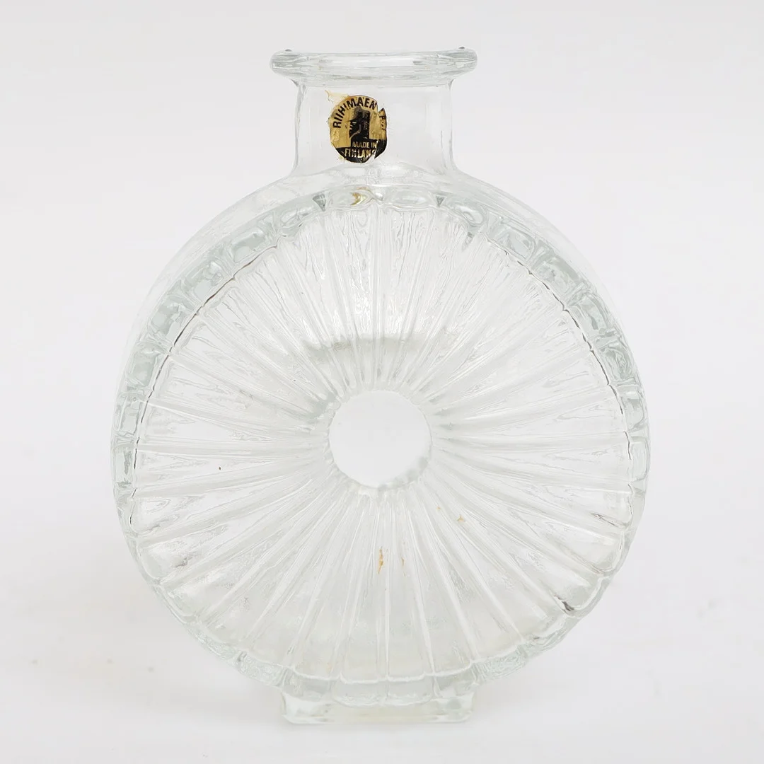 HELENA TYNELL. Flaska, "Solflaska" Riihimäen Lasi, Finland. Klarglas, etikettmärkt. — Art glass — Falun Auktionsbyrå