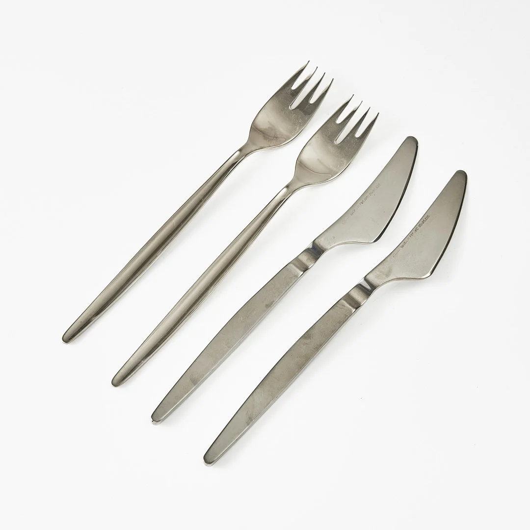 ILMARI TAPIOVAARA. Fiskbestick "Polar" 24 delar, Hackman rostfritt stål. — Other metals — Stockholms Auktionsverk Magasin 5