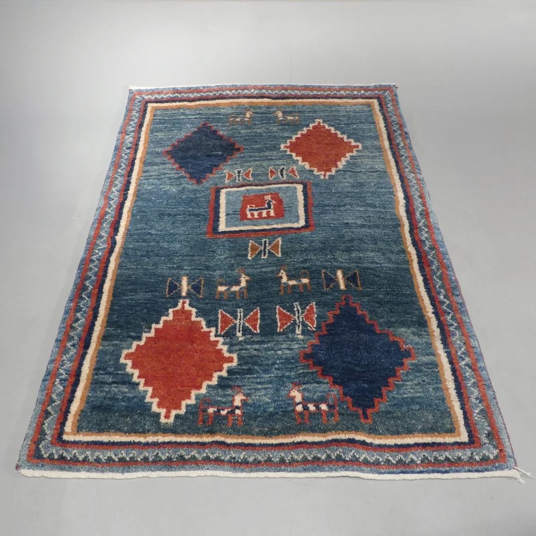 MATTA, Persisk Gabbeh. — Oriental Carpets & Textiles — Lysekils Auktionsbyrå
