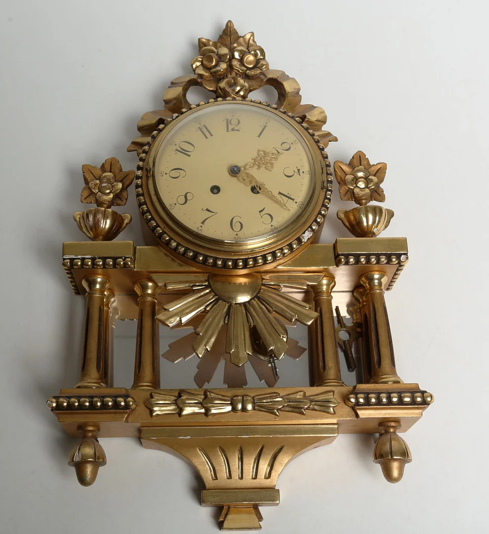 VÄGGUR, 1900-tal. — Wall Clocks — Kalmar Auktionsverk