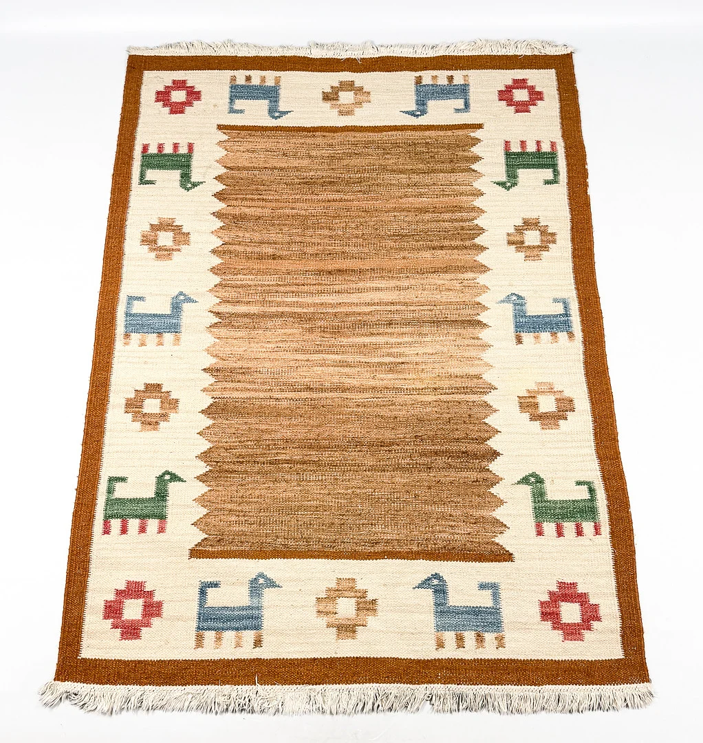 MATTA, rölakan, figural. — European Carpets & Textiles — Auktionshuset STO Bohuslän