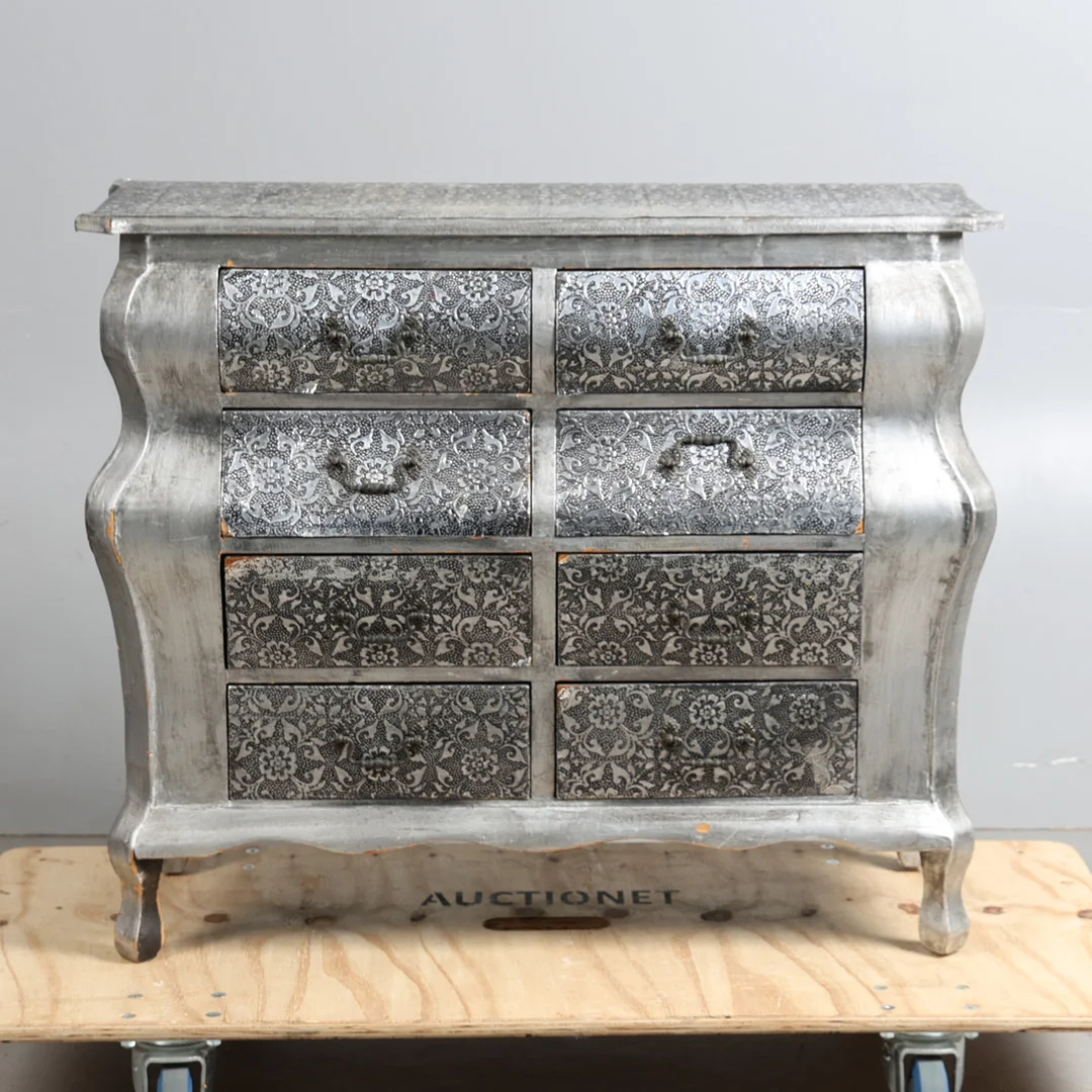 A 20TH CENTURY SILVER PAINTED & METAL BOMBE CHEST OF DRAWERS. — Chests of drawers — Bishop & Miller