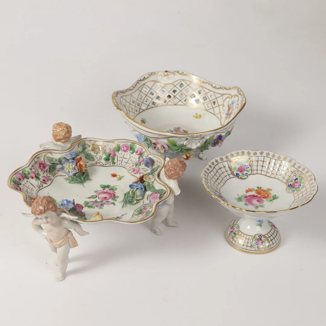 SKÅLAR, 3 delar, porslin, blomdekor, Dresden, 1900-tal. — European — Helsingborgs Auktionskammare