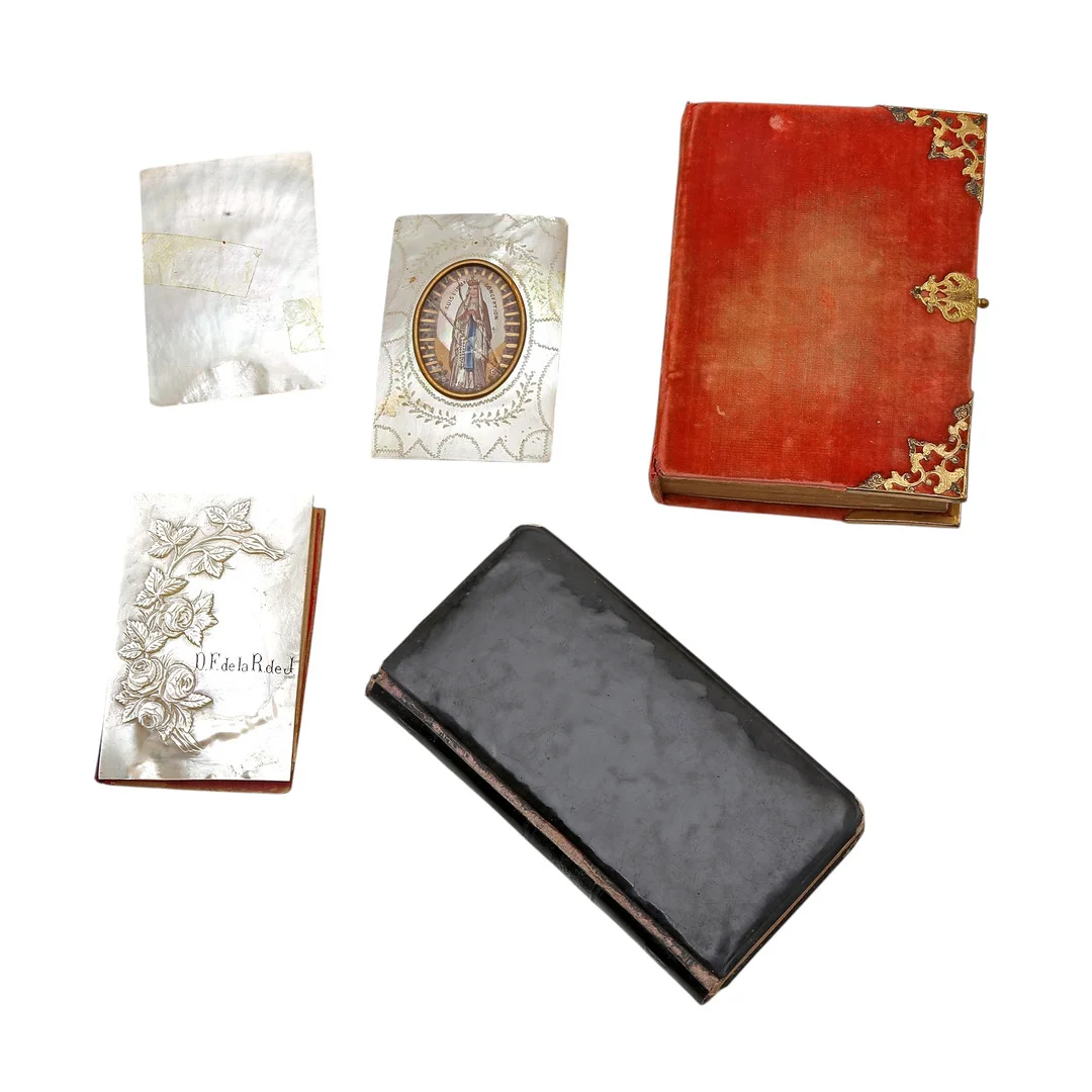 Devotional books with embossed leather, velvet and mother-of-pearl bindings; and a mother-of-pearl binding with miniature, 19th Century. — Miscellaneous — Balclis