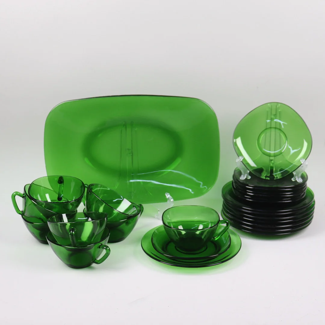 TESERVIS, Vereco, Frankrike, grönt glas, 25 delar. — Tableware — Markus Auktioner