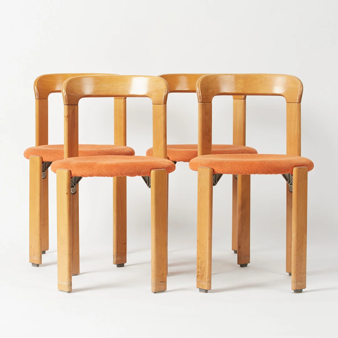 BRUNO REY. Kusch & Co. Set Stühle / Esszimmerstühle, Modell 'Rey Chair 33', Buche, Textil, Entwurf 1971, Deutschland. (4). — Armchairs & Chairs — Stockholms Auktionsverk Köln