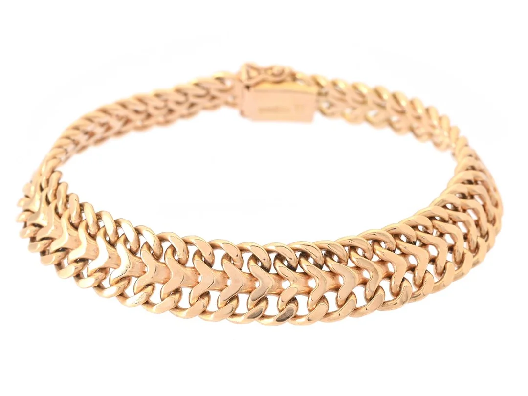 ARMBAND, 18K guld, fiskbenslänk, Stockholm 2004, bredd 9 mm, längd 17 cm, vikt 28,8 g. — Smycken/Armband — Kaplans