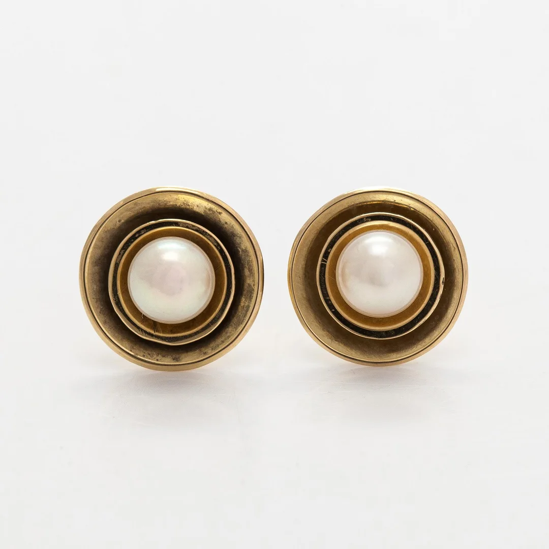 Örhängen, odlade pärlor, 14K guld. — Smycken/Örhängen — Bukowskis