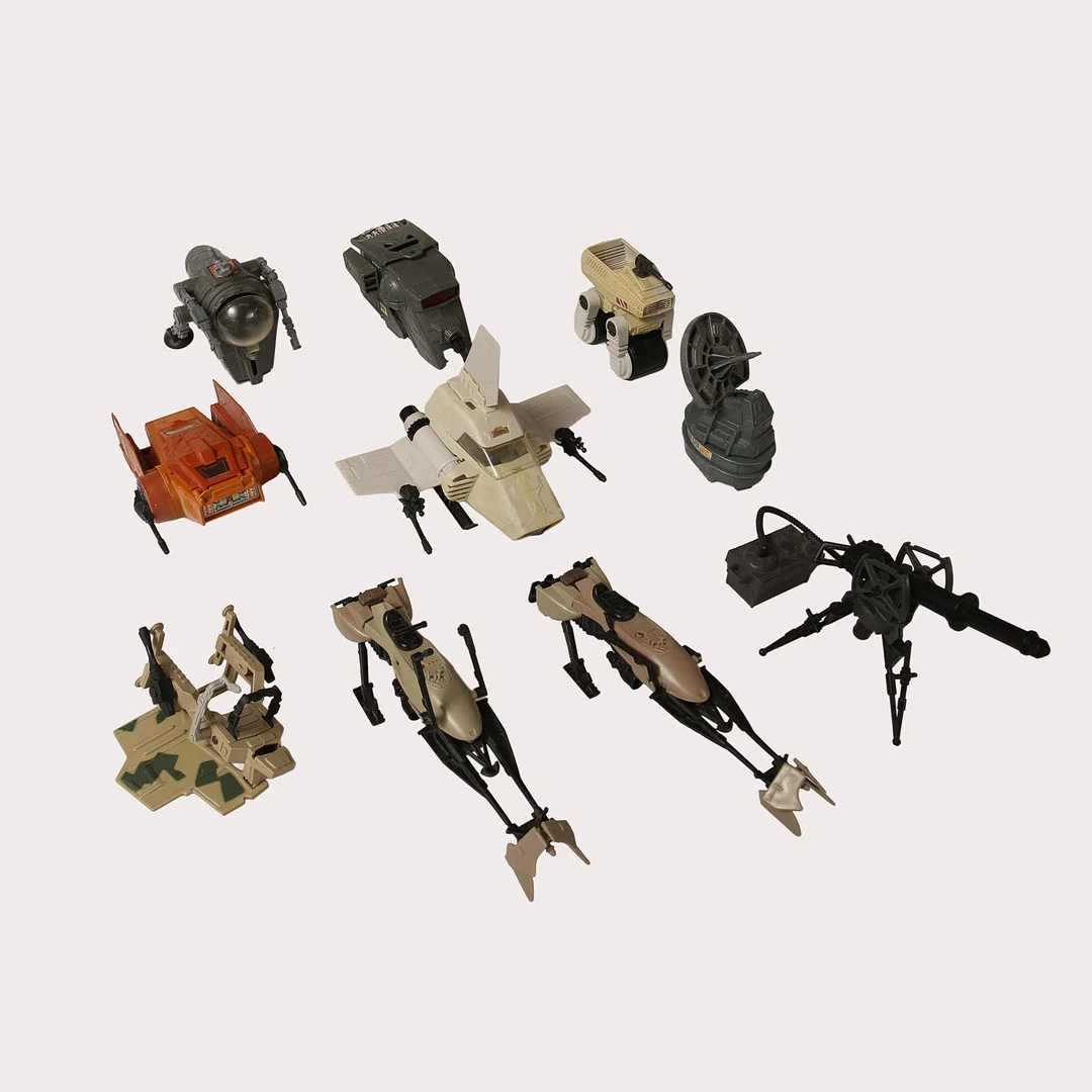 STAR WARS diverse tillbehör såsom , Minirigs Speeder Bike, ISP-6, MTV-7AST-5 mm ,Kenner 1979-1985. — Action figures & Sci-Fi — Limhamns Auktionsbyrå