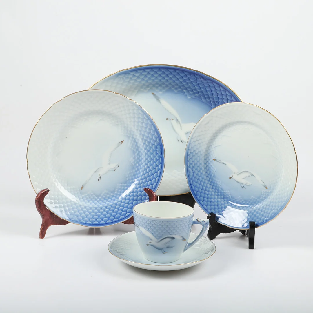 KAFFESERVIS, 32 delar, "Måsen", Bing & Gröndahl, Danmark. — European — Helsingborgs Auktionskammare