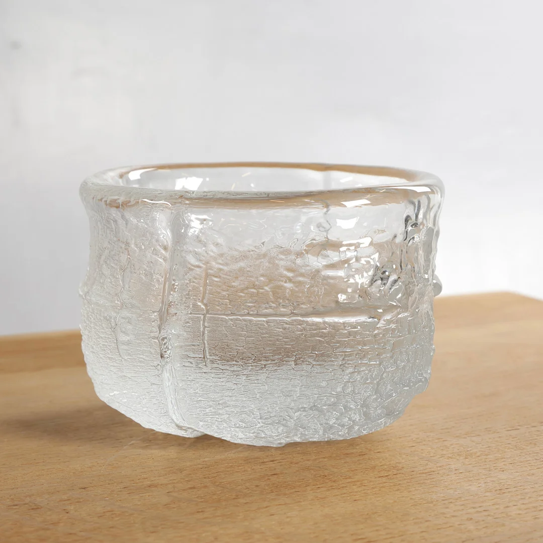 KYLLE SVANHOLM. Skål af frostet glas, unika. Udført hos Holmegaard Glasværk, Danmark. — Art glass — Woxholt Auktionshus