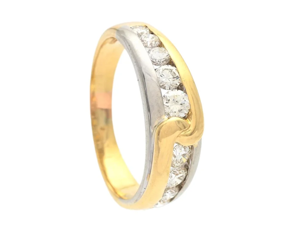 SALVINI, ring, 18K guld/vitguld, 10 briljantslipade diamanter ca 0,80 ctv, ca TW-TCr/VS, stl 18,25+ mm, vikt 6,3 g, fem diamanter har slitna fasettkanter. — Smycken/Ring — Kaplans