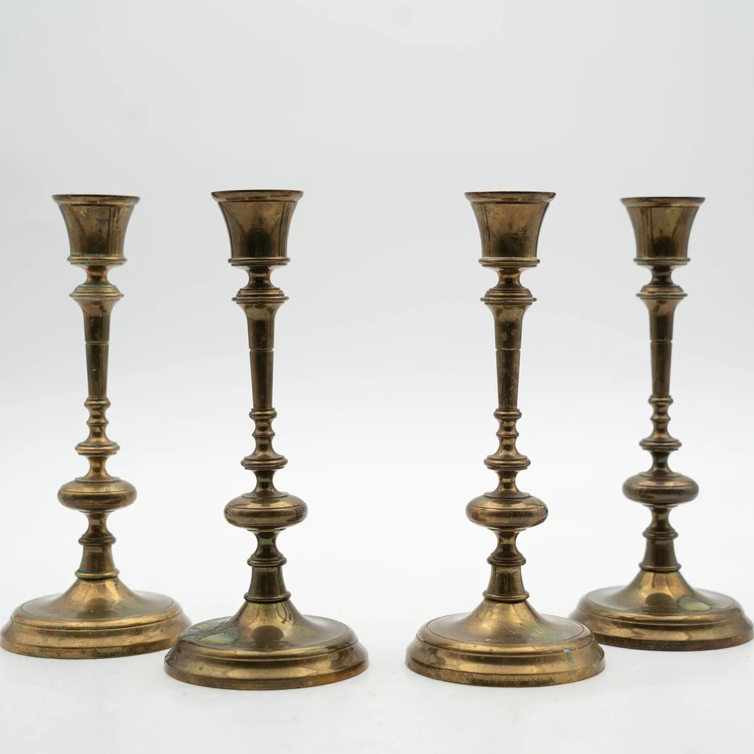 LJUSSTAKAR, 4 st, Skultuna, nr 80, G10, Mässing. — Candlesticks — Norrlands Auktionsverk