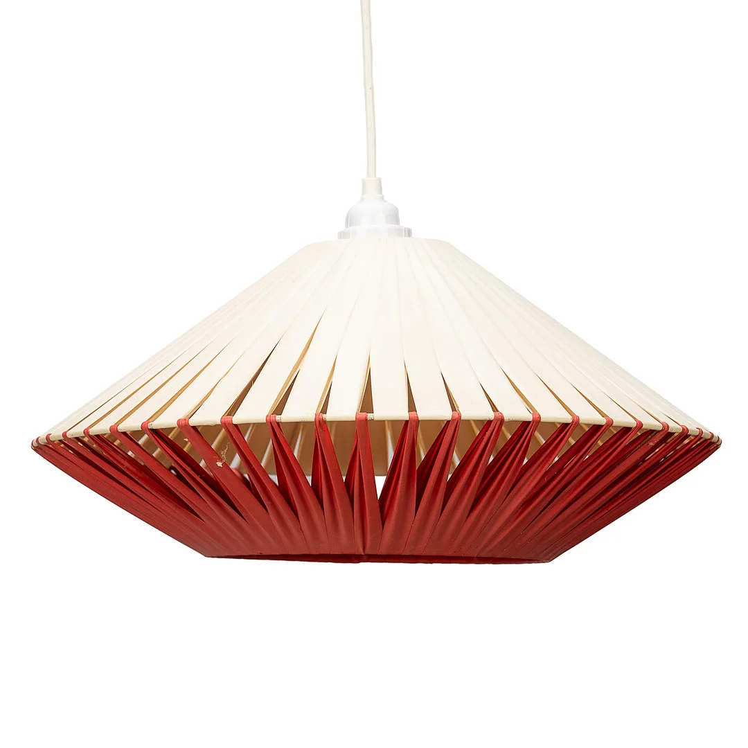 TAKLAMPA, Stringtyp med Plastband, 1900-tal. — Ceiling lights — Norrlands Auktionsverk