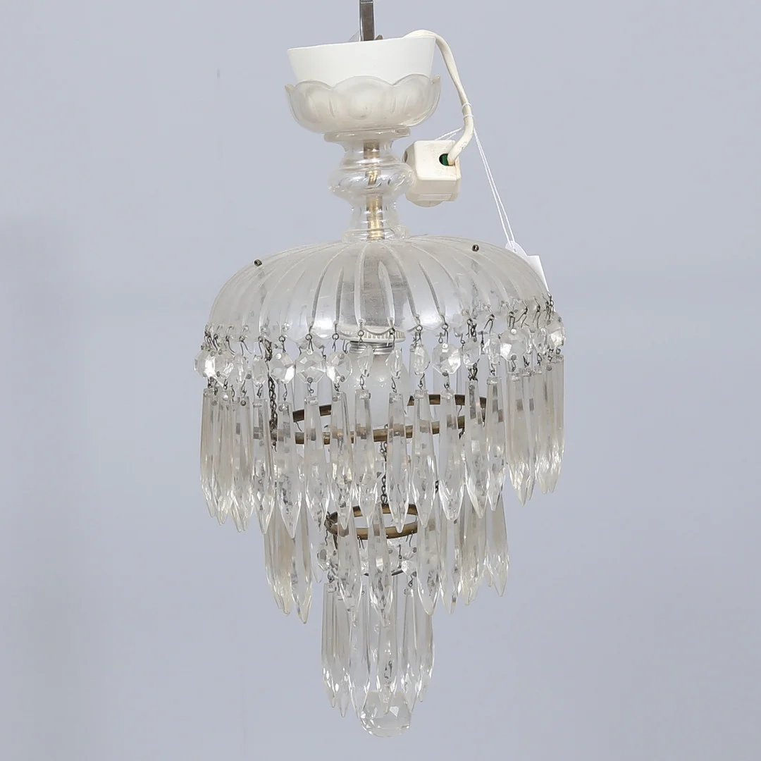 TAKLAMPA, med prismor. — Ceiling lights — Gomér & Andersson Linköping
