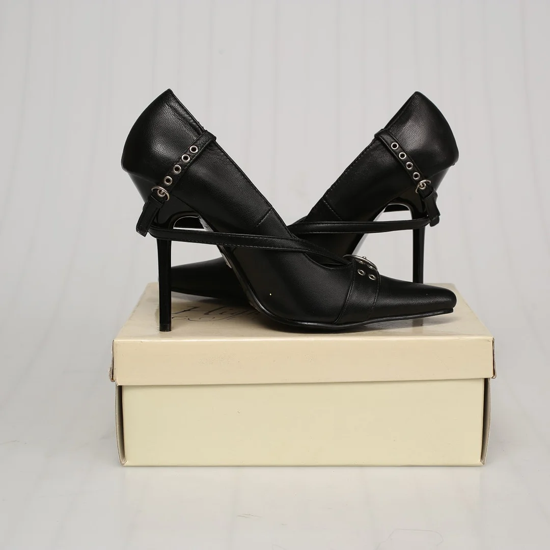 DAMSKOR med hög klack, modell Milan-10 storlek 7. — Vintage & Designer Fashion — Limhamns Auktionsbyrå