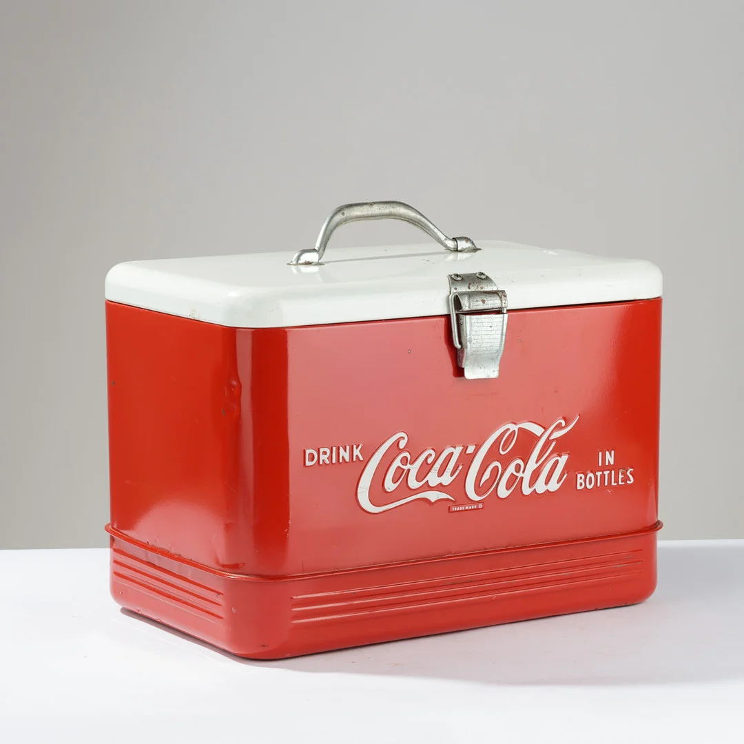 Køleboks af lakeret metal, Coca Cola, USA, 1950'erne. — Other collectables — Palsgaard Kunstauktioner