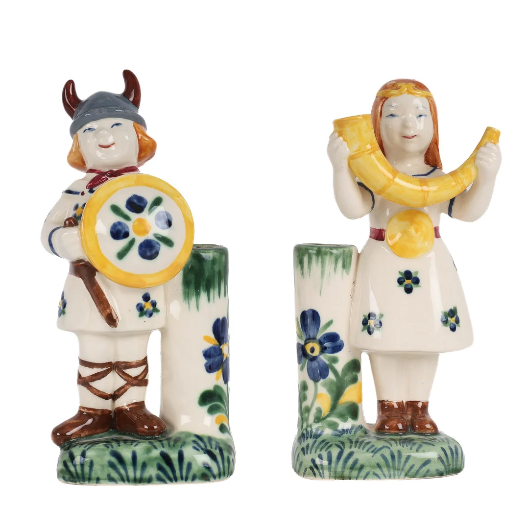 Aluminia. A pair of children's aid figures, 'Skjoldmø' and 'Viking' (2) — Glass, porcelain and ceramics/Figures — Lauritz