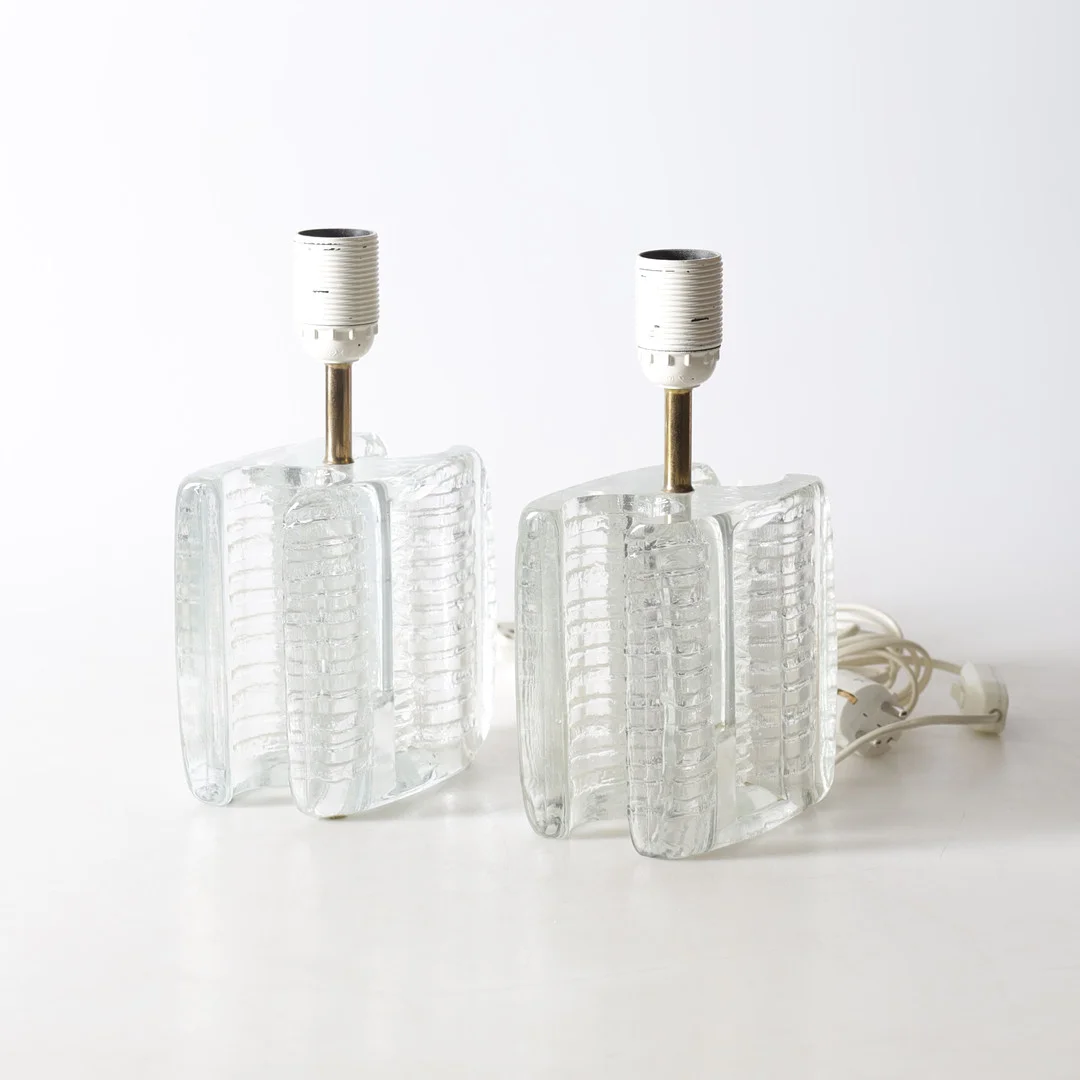 BORDSLAMPOR, ett par, glas, 1900-tal. — Table Lamps — Gomér & Andersson Nyköping