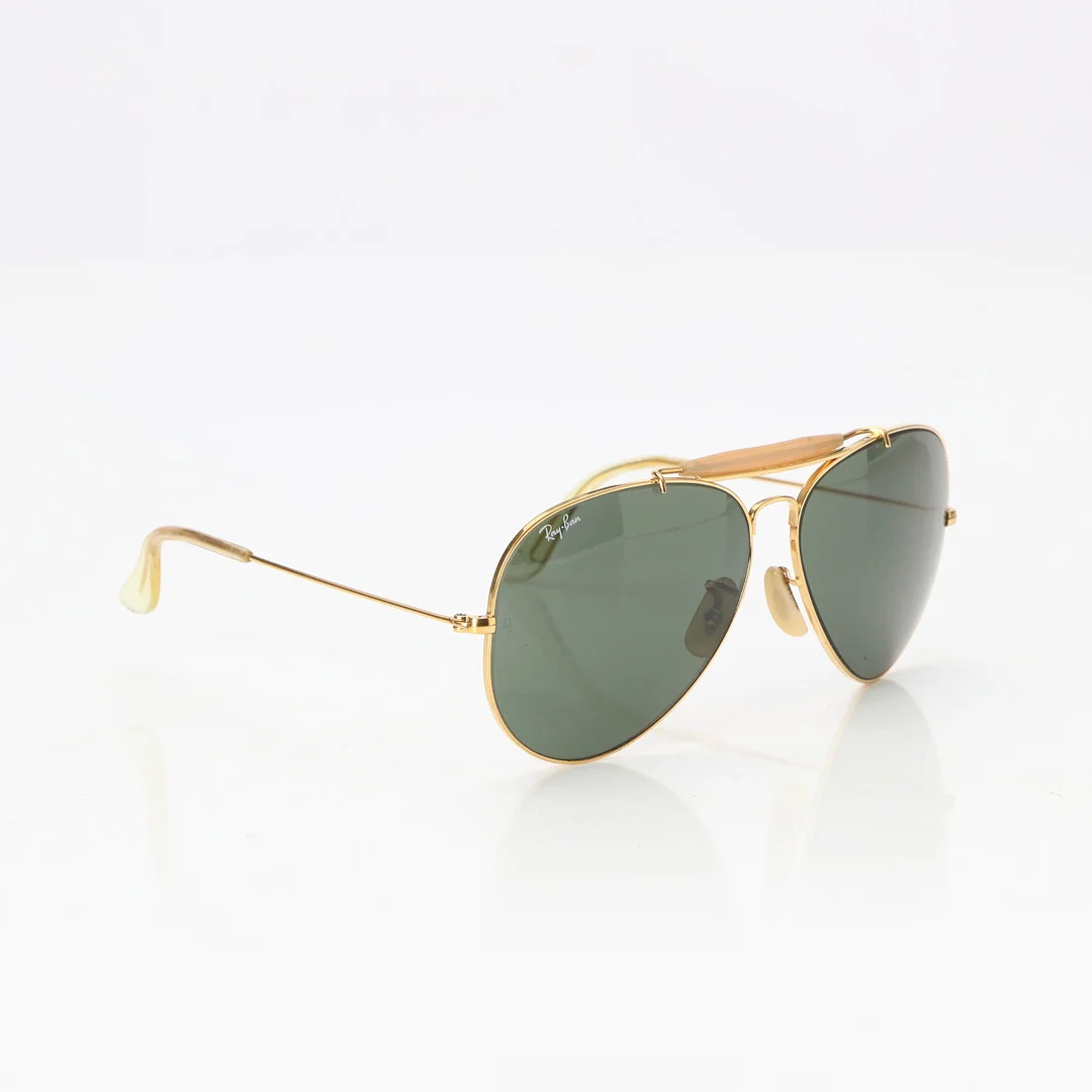 RAY-BAN "OUTDOORSMAN", SOLGLASÖGON. Guldfärgad metall och nudefärgad plast. — Vintage & Designer Fashion — Skånes Auktionsverk