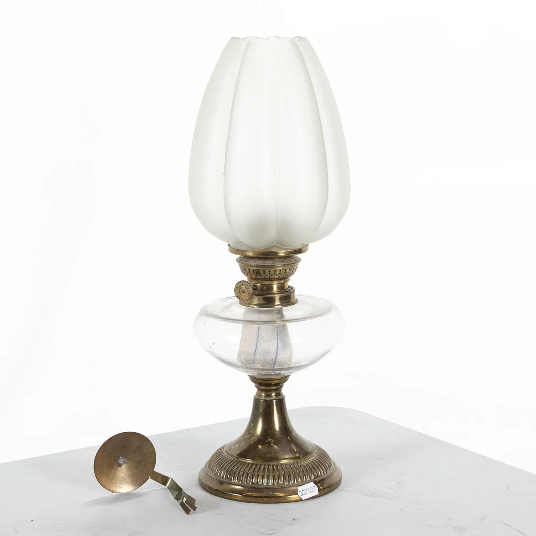BORDSFOTOGENLAMPA, 1900-talets första hälft. — Table Lamps — Handelslagret Auktionsservice