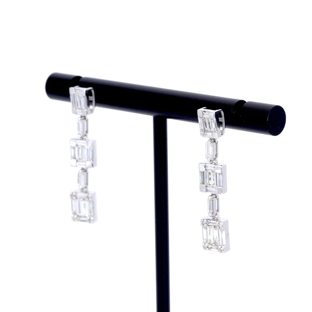 18CT 1.3CT DIAMOND DROP EARRINGS. — Earrings — Chalkwell Auctions
