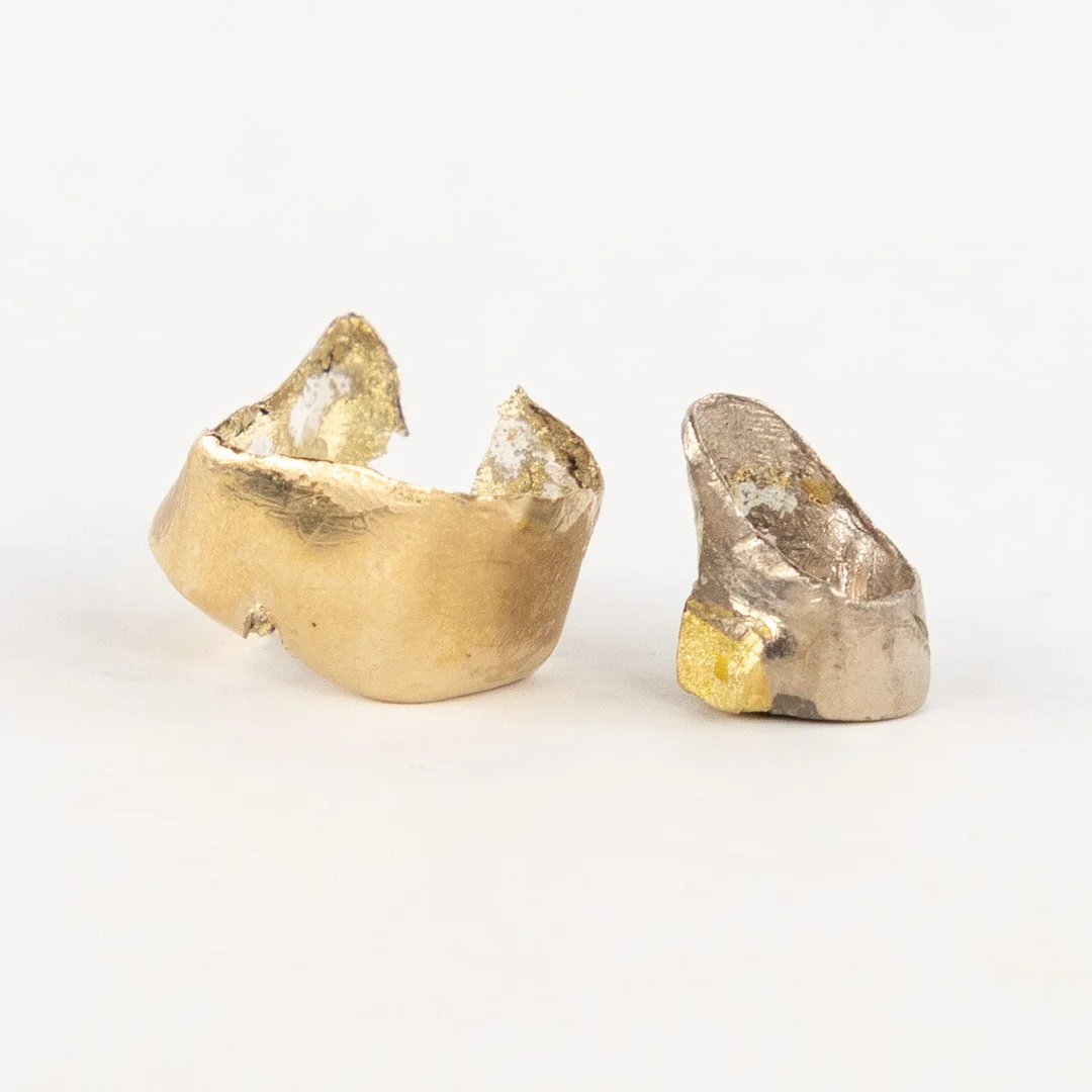 TANDGULD, orensat. — Other metals — Karljohan Auktioner