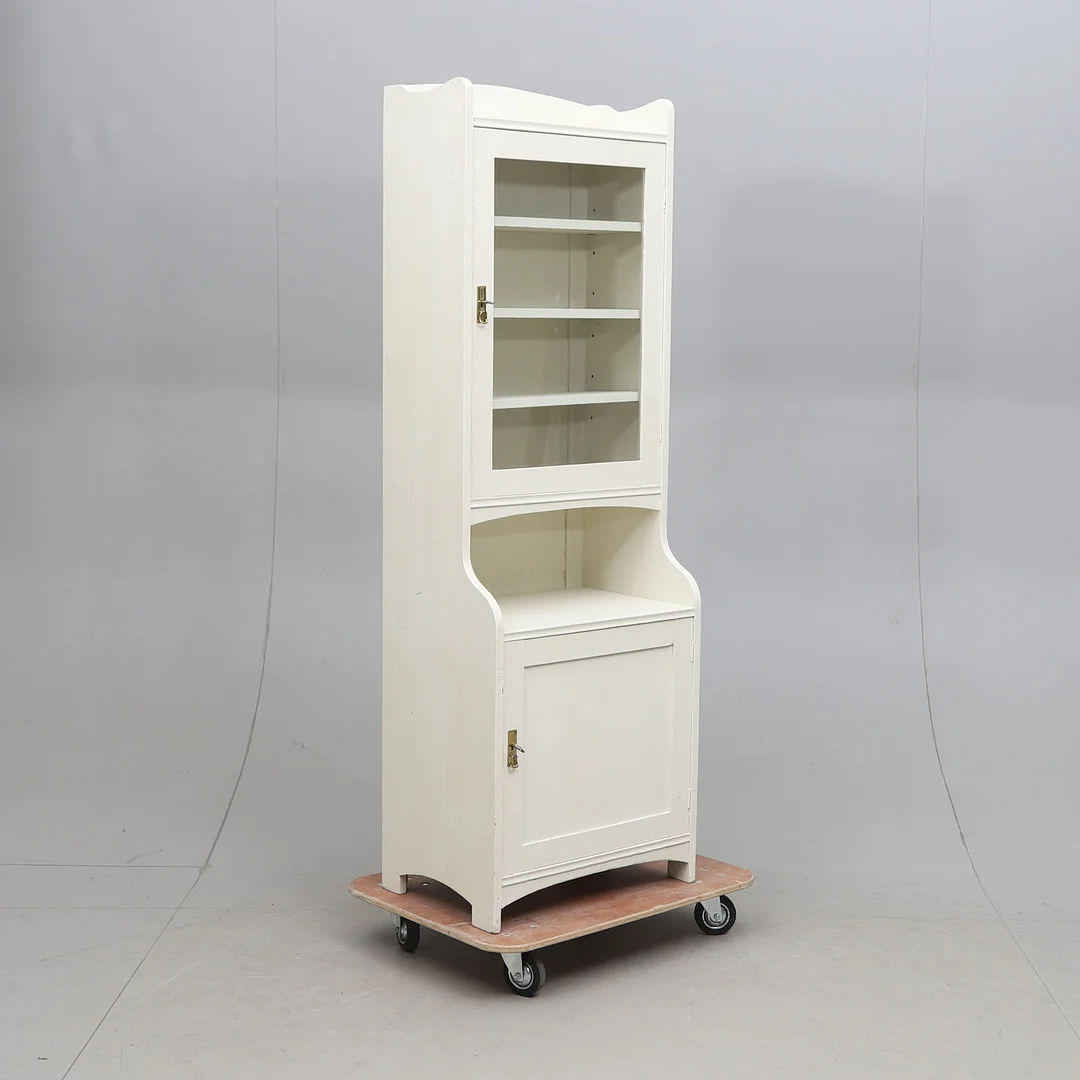 VITRINSKÅP, jugend, 1900-talets början. — Cupboards, Cabinets & Shelves — Gomér & Andersson Norrköping