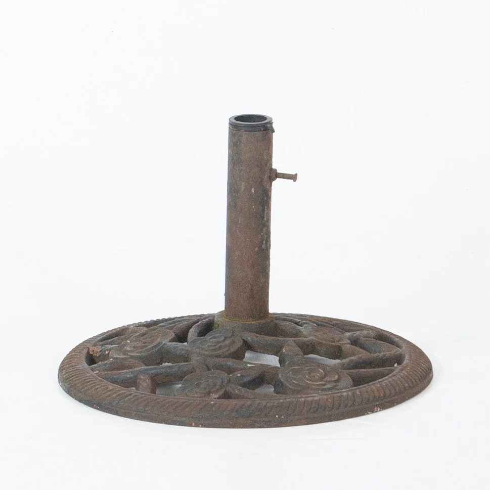 parasollfot, gjutjärn, 1900-tal. — Other metals — Laholms Auktionskammare