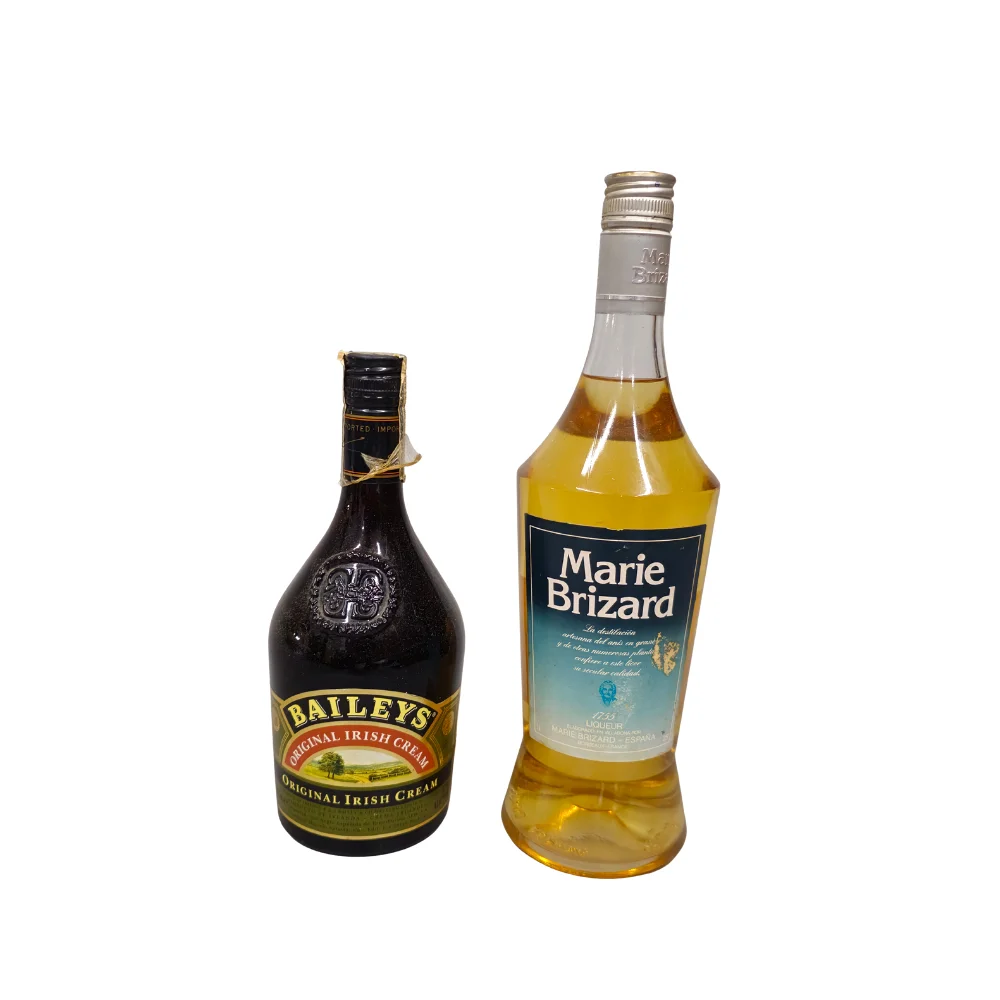 1 BOTELLA DE MARIE BRIZARD Y 1BOTELLA DE BAILEYS PRECINTADA AÑOS 80. — Wine, Port & Spirits — Barcelona Auctions