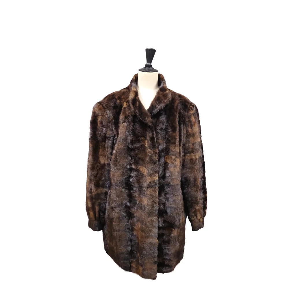 PELETERIA LA SIBERIA. Chaquetón de visón. — Vintage & Designer Fashion — Barcelona Auctions