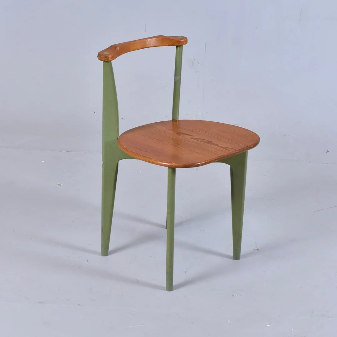 YNGVE EKSTRÖM. Stol, "Thema", furu med grönmålat underrede. — Armchairs & Chairs — Halmstads Auktionskammare