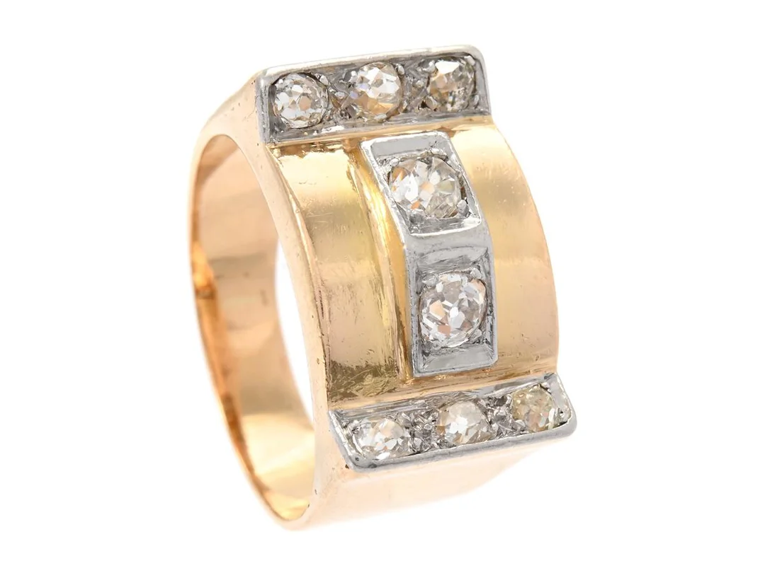 RING, 18K guld/platina, 8 antikslipade diamanter ca 1,00 ctv, 1940-tal, stl 18,25 mm, vikt 7,7 g, enstaka diamanter har nagg och skador. — Smycken/Ring — Kaplans