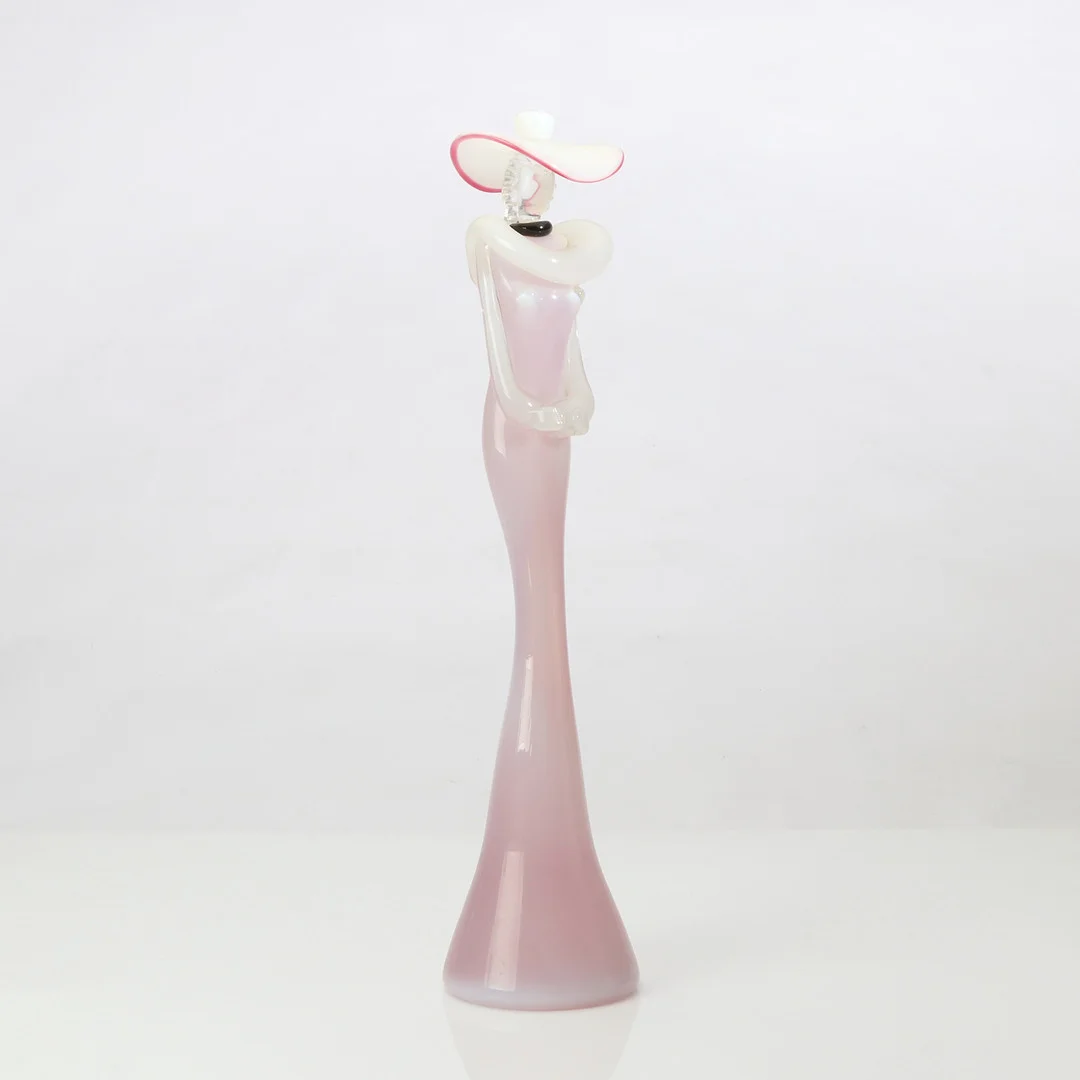 GLASSKULPTUR. Kvinna med hatt, ca 1980/90-tal. — Art glass — Skånes Auktionsverk