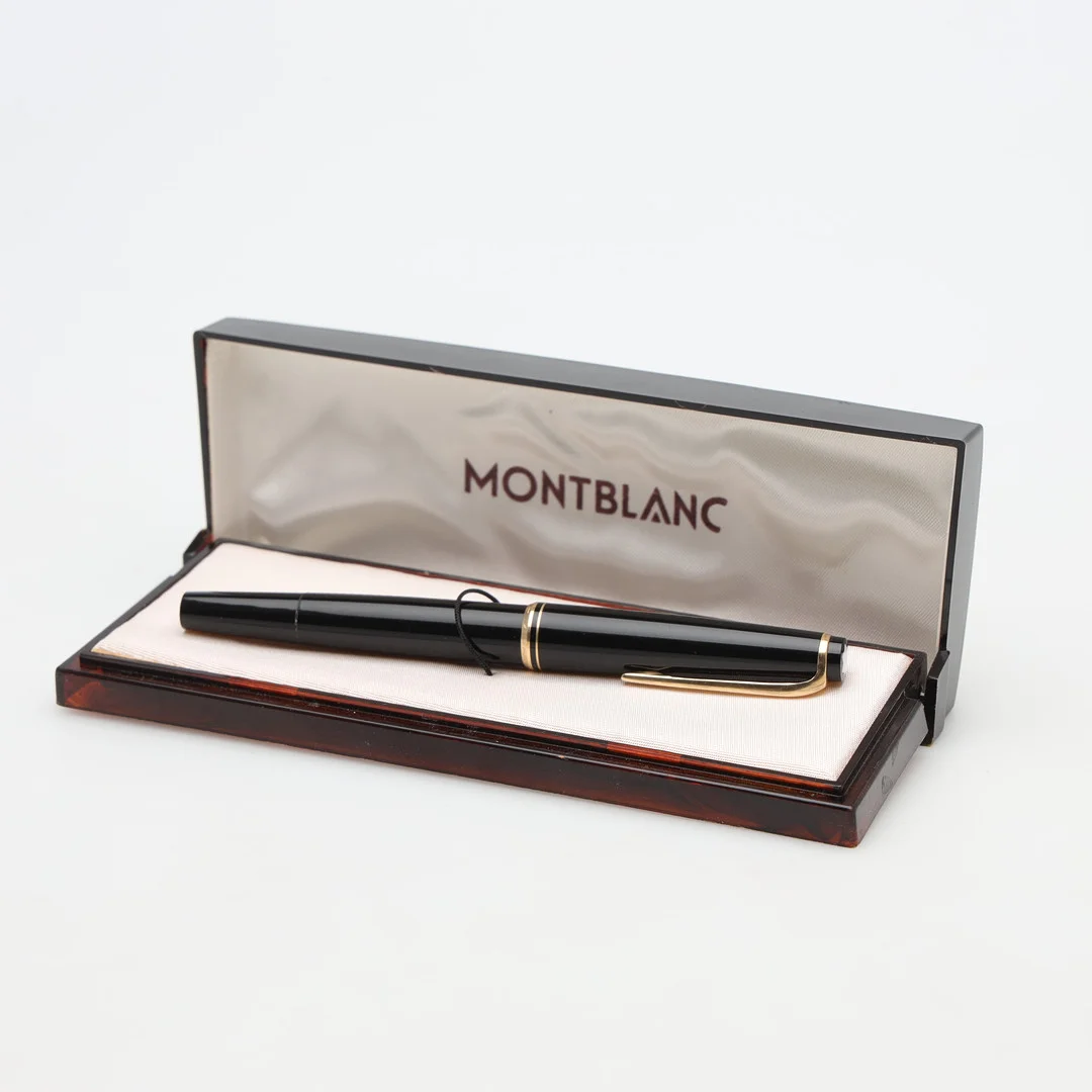 MONTBLANC. RESERVOARPENNA, no 22. — Vintage & Designer Fashion — Borås Auktionshall