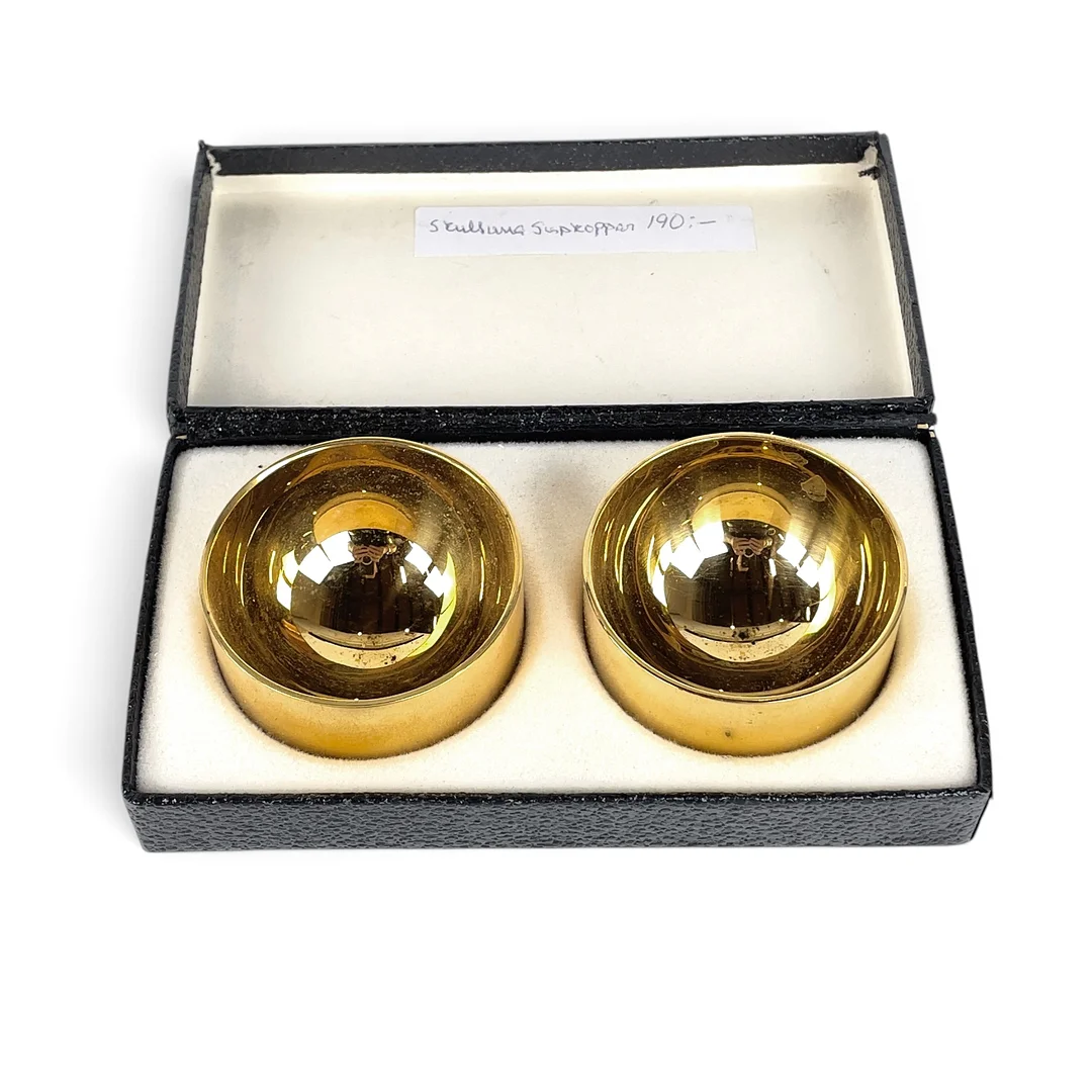 PIERRE FORSSELL. Supkoppar, 2 st, mässing, Skultuna. — Pewter, Brass & Copper — Roslagens Auktionsverk