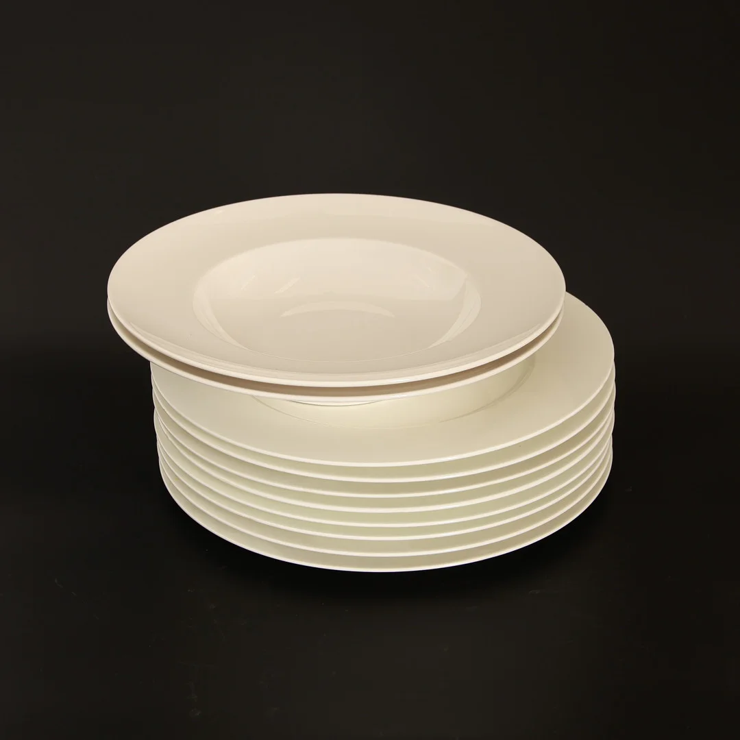 VILLEROY & BOCH, Mattallrikar, 10 delar, diameter 30,5 cm, "Royal". — European — Auktionsverket Engelholm