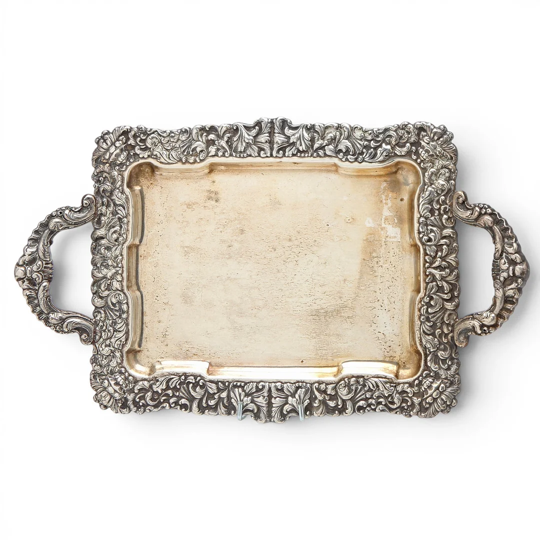 Silvery metal tray, 20th Century. — Other metals — Balclis