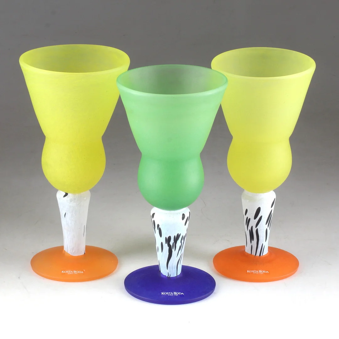 GUNNEL SAHLIN. Vinglas, 3 st, "Amazon", Kosta Boda. — Utility glass — Stadsauktion Sundsvall