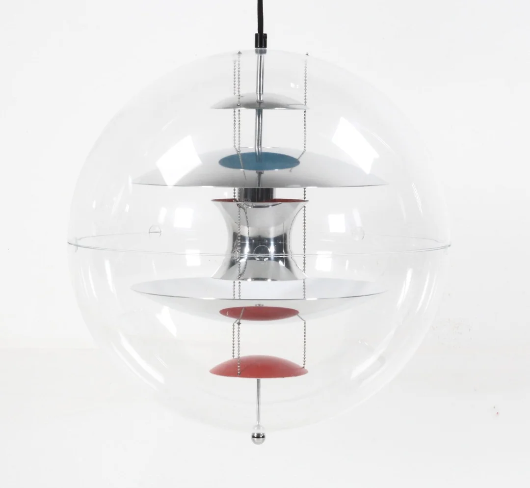 Verner Panton. Pendant model Globe, Ø 50 cm. — Lamps and lighting/Pendant lights — Lauritz