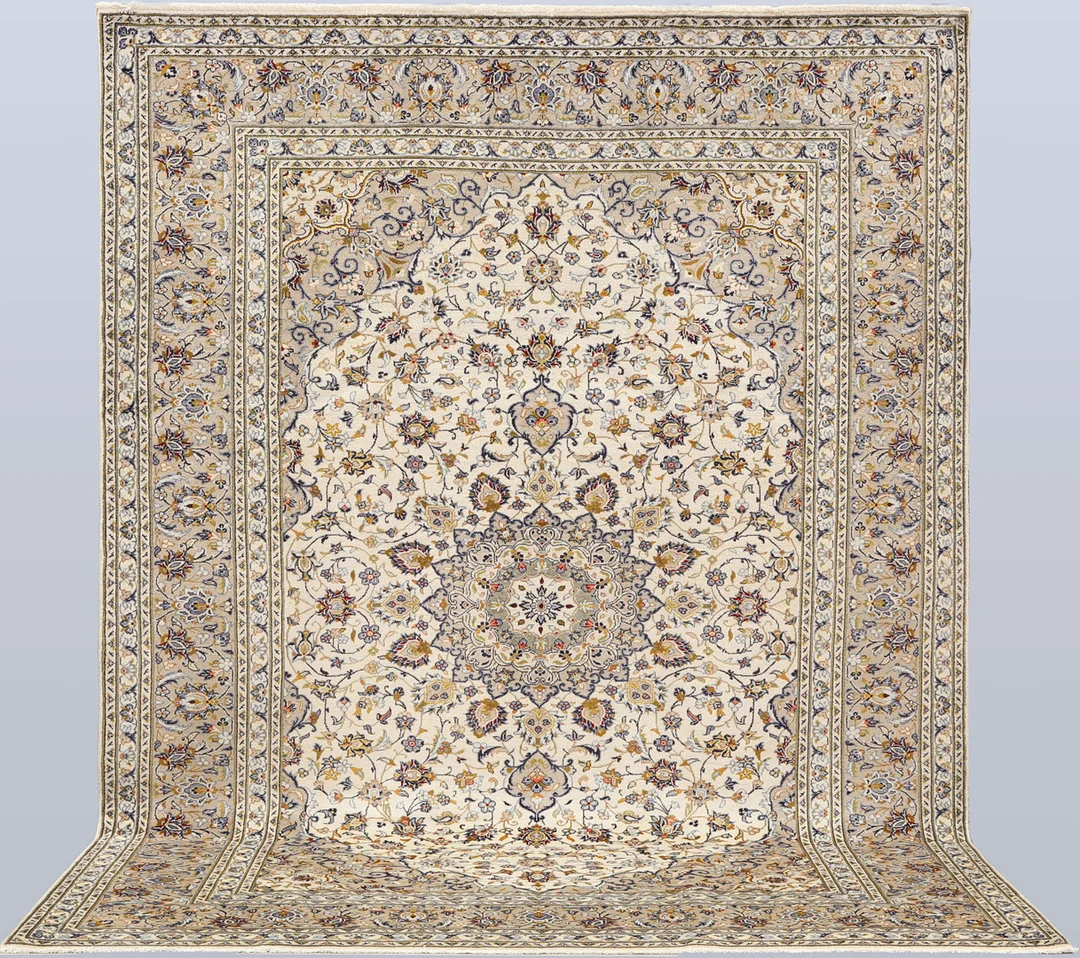 ORIENTMATTA. Ljus Keshan, 333 x 202 cm. — Persian Carpets & Textiles — Gomér & Andersson Linköping